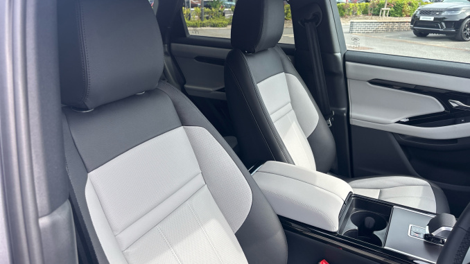 Land Rover Range Rover Evoque 1.5 P270e Dynamic SE 5dr Auto Hatchback - Image 29